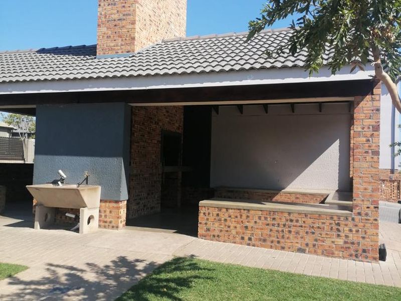 Eagles@Riverside R 560 000 - Neat 2 bed , 1 bath apartment - Photo 5