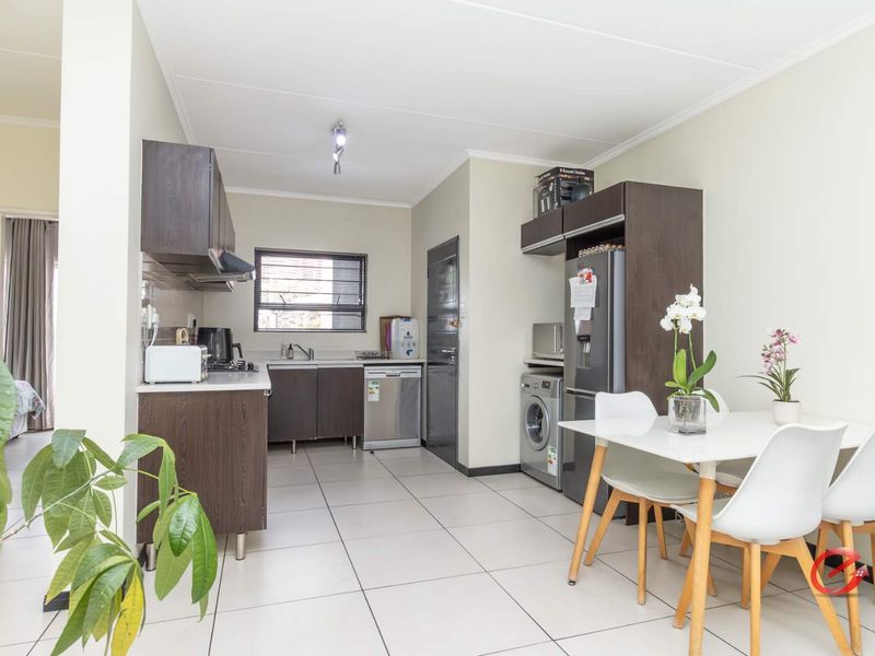 Garden Apartment in Secure Lifestyle Estate - Photo 4