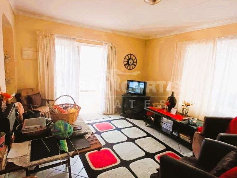 Beautiful unit in Retirement Village - Photo 2