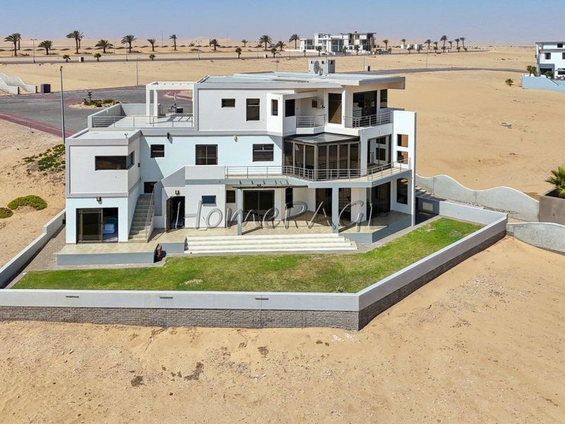 Afrodite Beach, Walvis Bay:  Upmarket 5 Bedr Multi-level home is for Sale - Photo 2