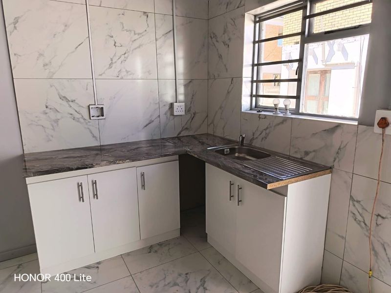 Spacious one bedroom flatlet to rent. - Photo 2