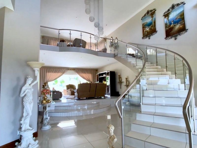 Oozing with |Luxury and Class - Photo 10