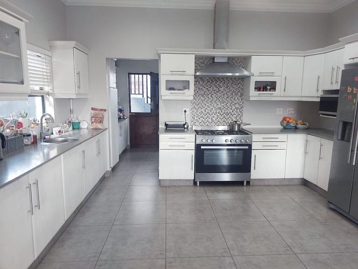 Property #2495176, House Rental Monthly in Palm Lakes Estates