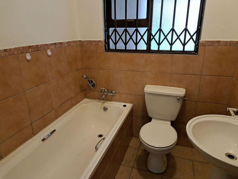 2 Bed 2 Bath Groundfloor Unit - Photo 9