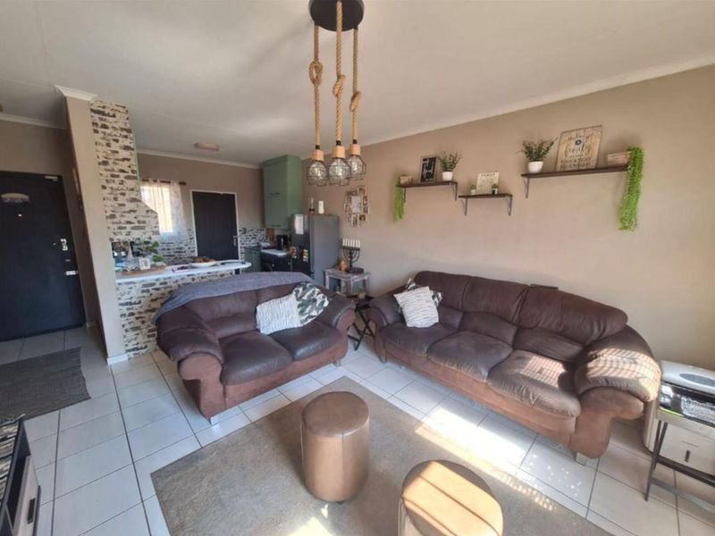 3 Bedroom Townhouse - Photo 5