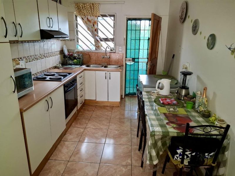 Below Valuation! Secure Your 2-Bedroom Apartment in Veddersdal Today - Photo 5