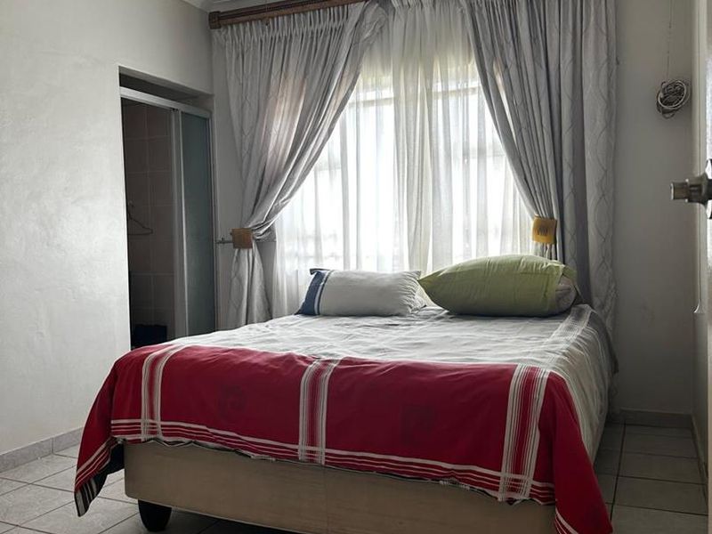 Step into a home that offers both space and versatility, perfectly suited for comfortable family living and effortless entertaining - Photo 7