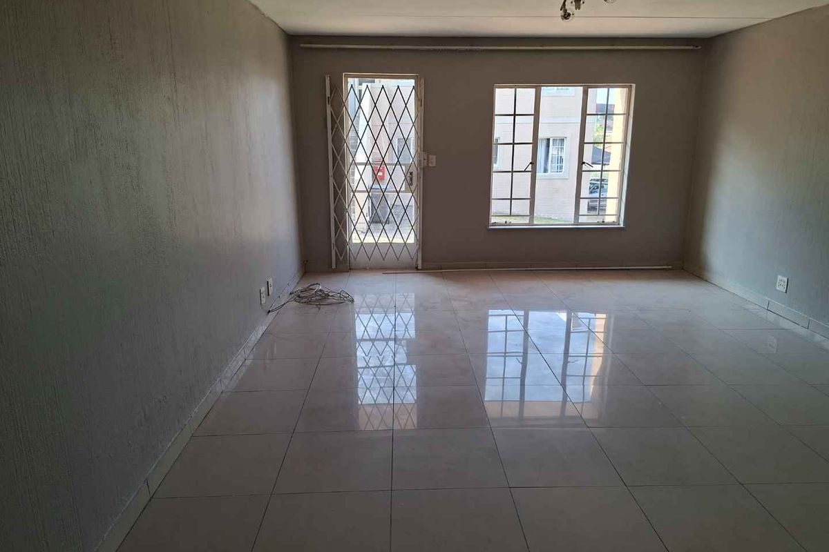 2 Bedroom Groundfloor Apartment ideal for first timer buyer or investor - Photo 2