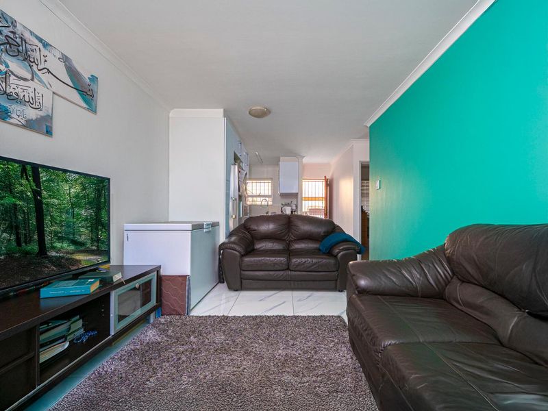 GARLANDALE, 2 BEDS WITH MASSIVE GARDEN - Photo 8