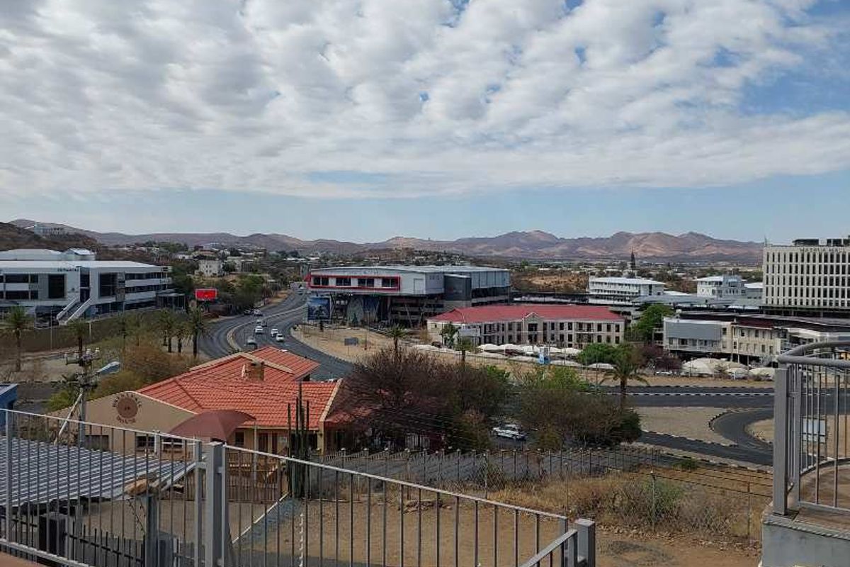 Luxurious 10-Bedroom Estate with Spectacular Views Awaits! - Photo 2