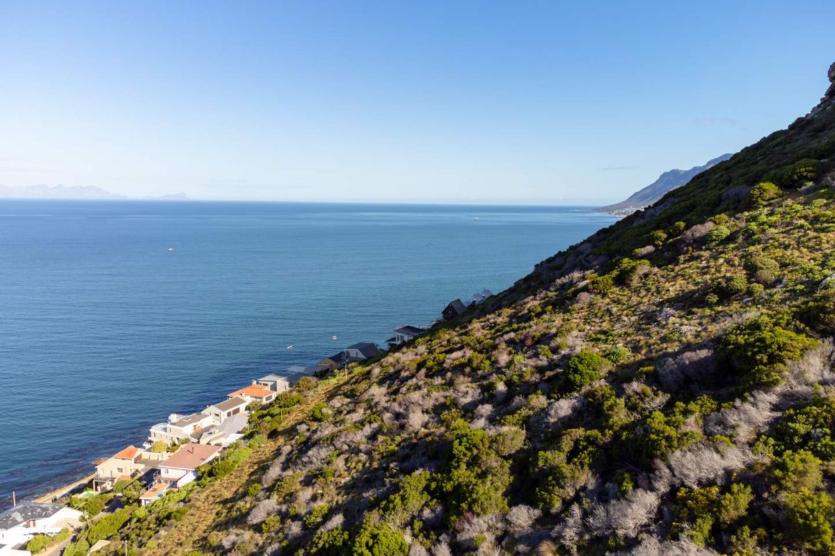 46 Cliff Road Fish Hoek - An Elevated Point of View - Photo 4