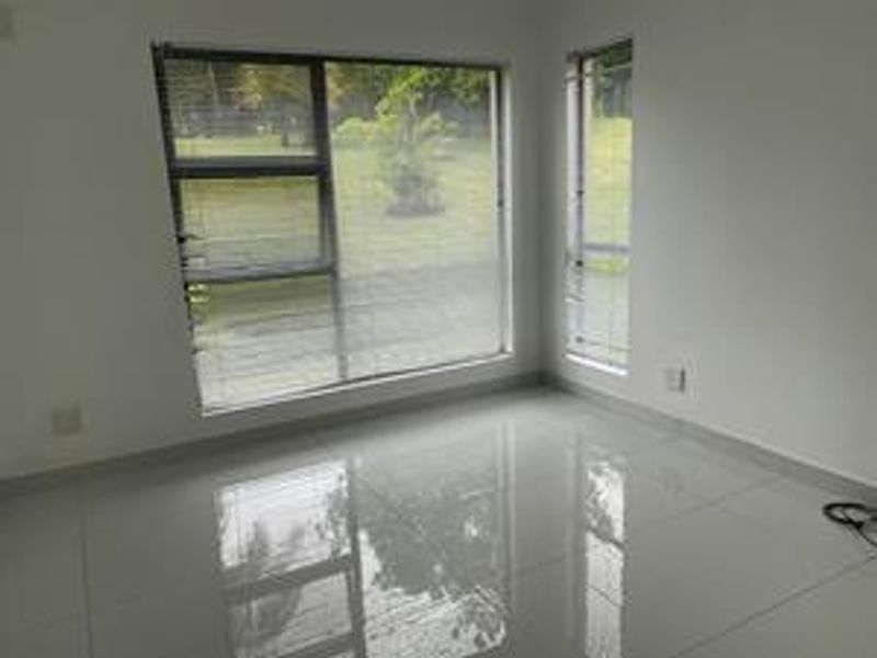 3 Bedroom Ground Floor Apartment For Sale in Palm Lakes Estate - Photo 4