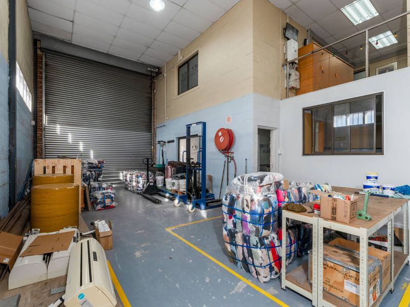 Prime Commercial Warehouse & Office Unit for Sale – Kingdom Park, Milnerton - Photo 8