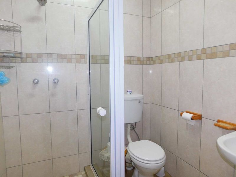 Corner property : Perfect for self catering units!! - Photo 4