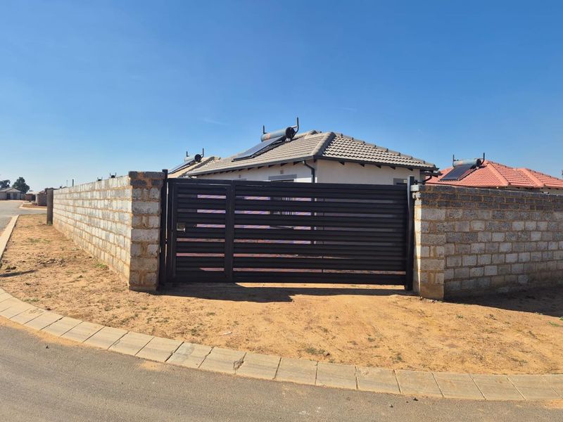 New Modder Benoni -R855 000 Brand New - Photo 1