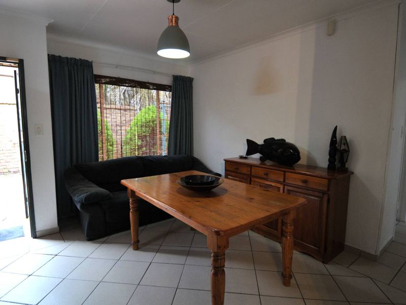 Family Home in Boomed-Highveld - Photo 8