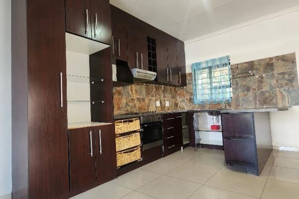 3 Bedroom House for Sale! - Photo 4