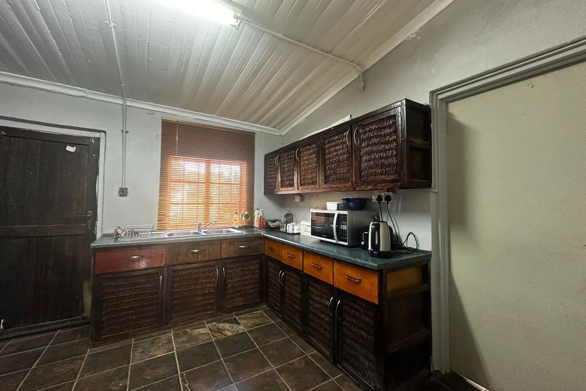Spacious 3-Bedroom Home with Huge Erf in Peaceful Dealesville - Photo 3