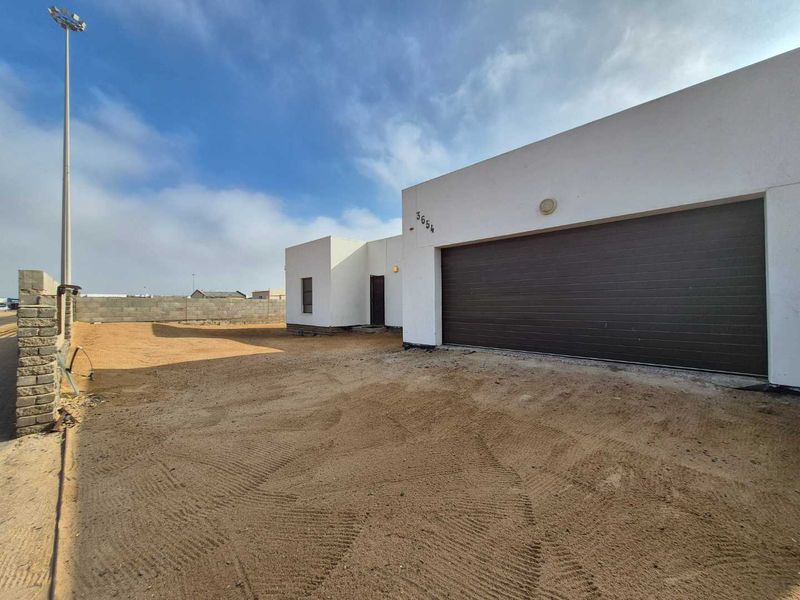 Kuisebmond, Walvis Bay:  3 Bedr Home is for Sale - Photo 3