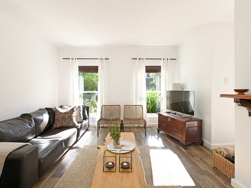 3 Bedroom Home in Rondebosch - Photo 10