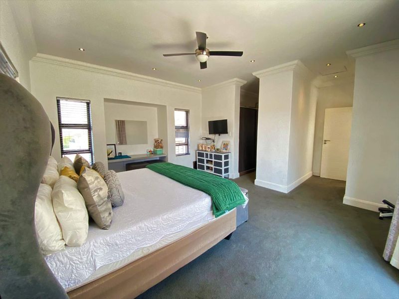 Stunning 3-Bedroom Masterpiece In Blue Valley Golf Estate Awaits You - Photo 7