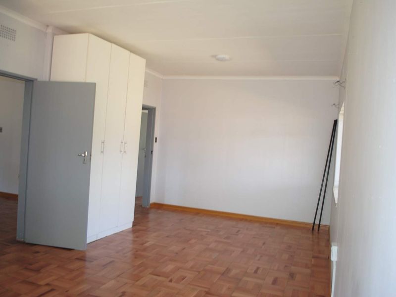 Old but neat 3 Bedroom house to rent - Photo 7