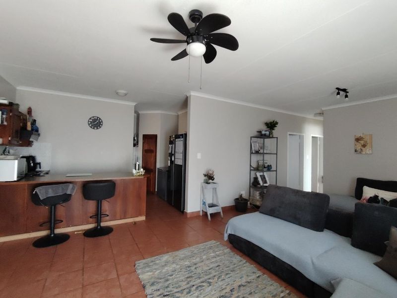 NEAT 2 BEDR 2 BATHR DUET IN HIGHVELD - Photo 9