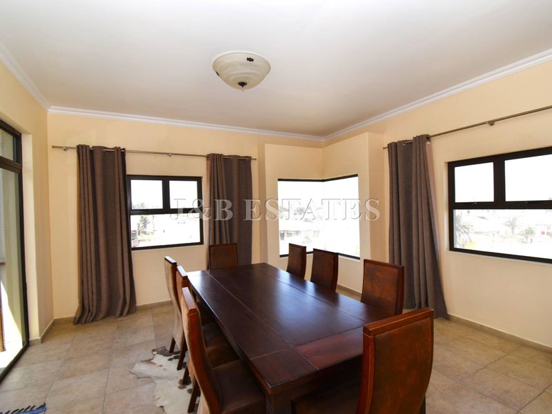 Exclusive Investment Opportunity! 4-Storey Business Building In Prime Area - Photo 3