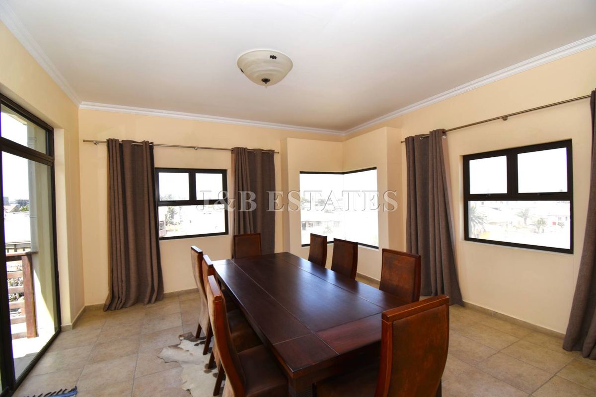 Exclusive Investment Opportunity! 4-Storey Business Building In Prime Area - Photo 3