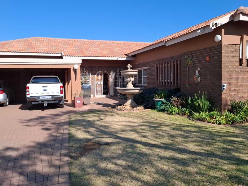 Low Maintenance Home in Central Brackenhurst - Photo 2