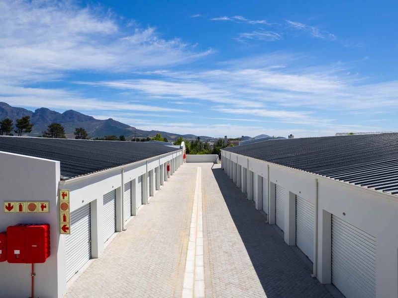 Premium storage units of various sizes are now available for rent on Val de Vie Estate. - Photo 8