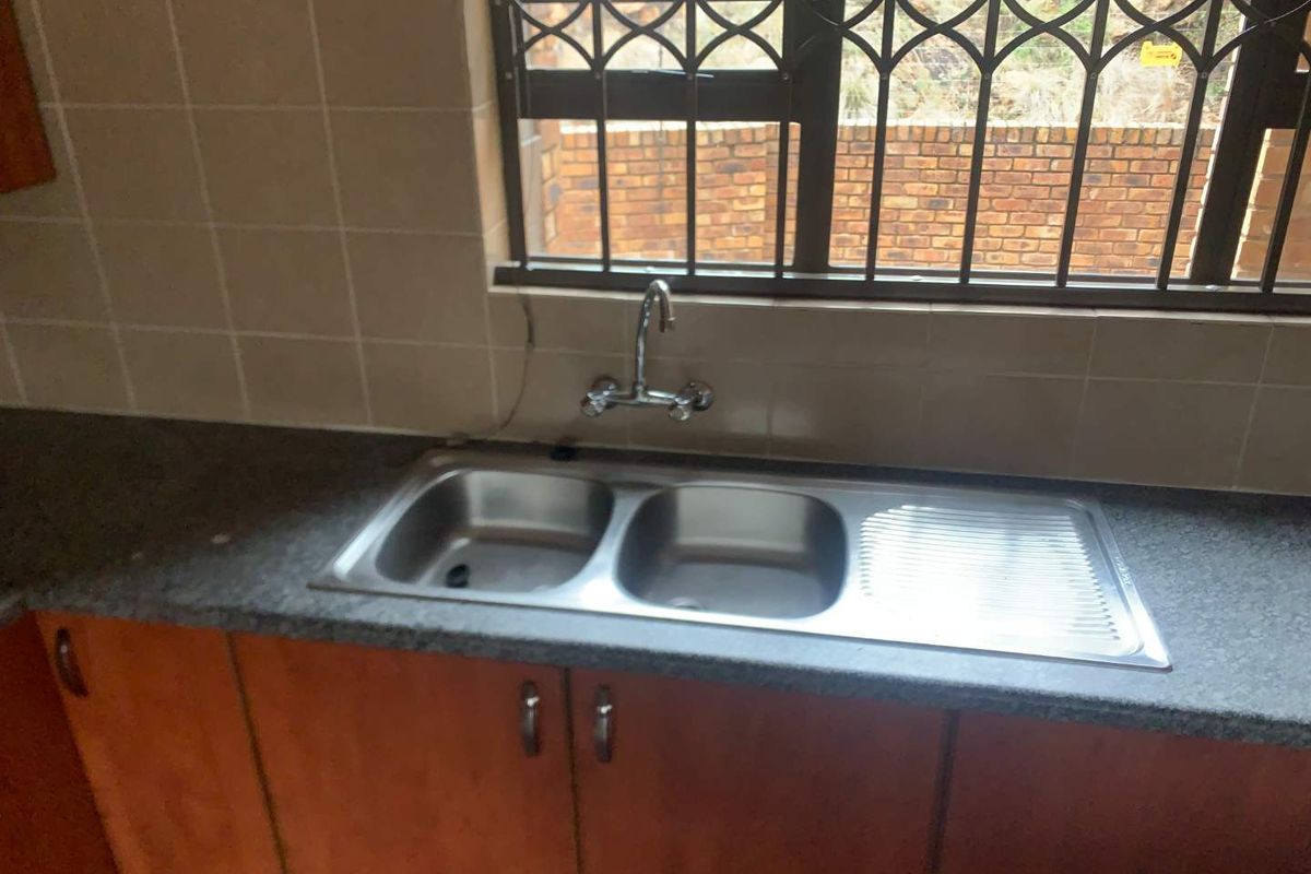 Modern Living in Winchester Hills: A Ground-Floor Gem in Movado Complex - Photo 5