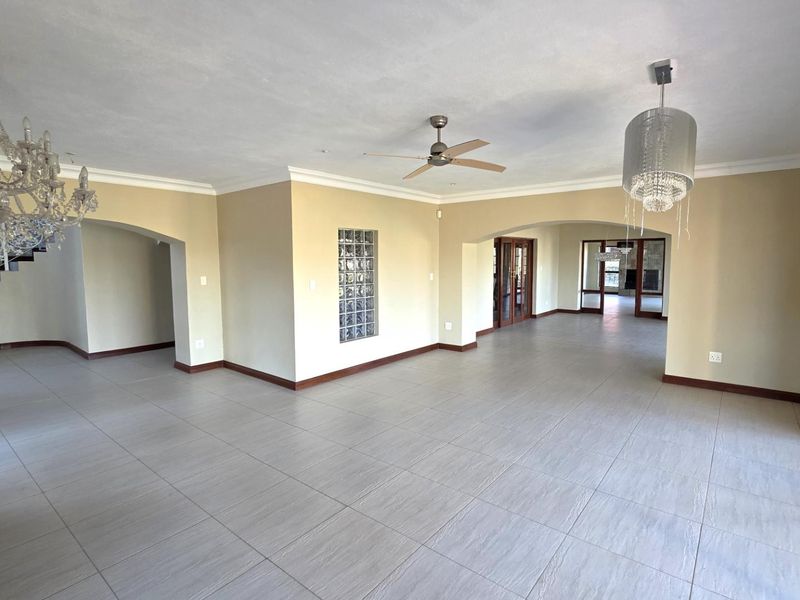 4 Bedroom Entertainers Home in Birdwood Estate - Photo 4