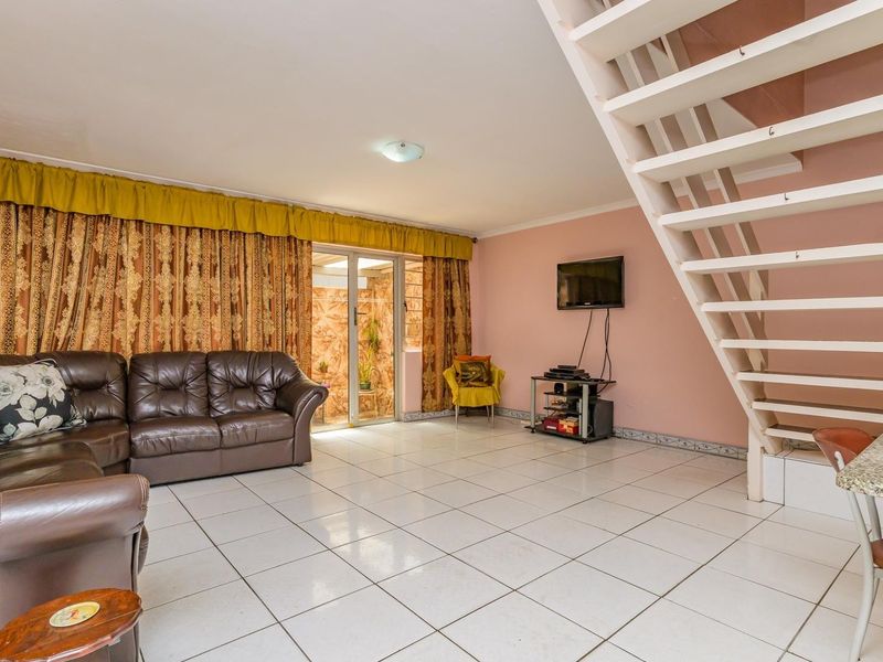 Secure, convenient, and comfortable living - Photo 7