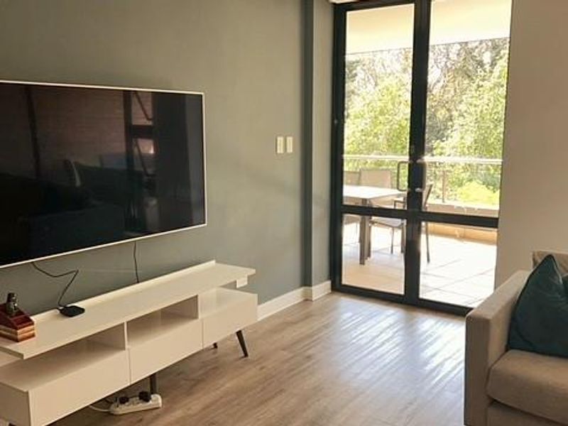 BEAUTIFUL 3 BED FULLY FURNISHED APARTMENT BENMORE - Photo 3