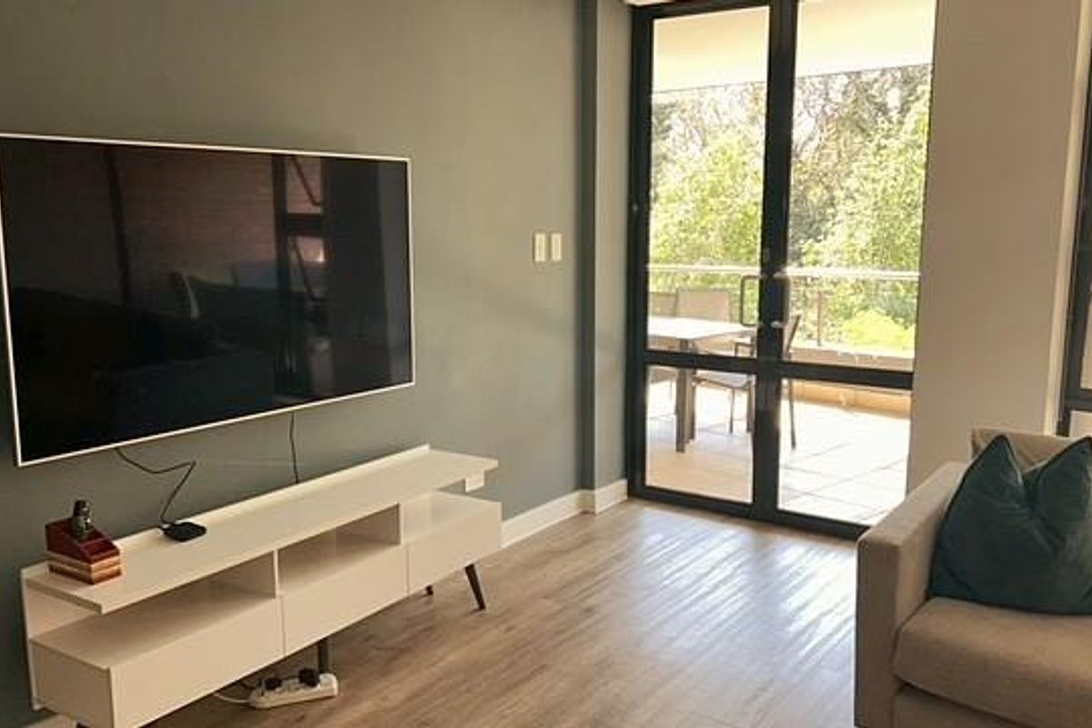 BEAUTIFUL 3 BED FULLY FURNISHED APARTMENT BENMORE - Photo 3