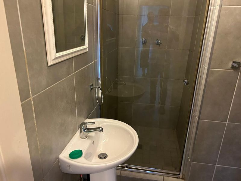 One bedroom flat to rent NOT PET FRIENDLY - Photo 5