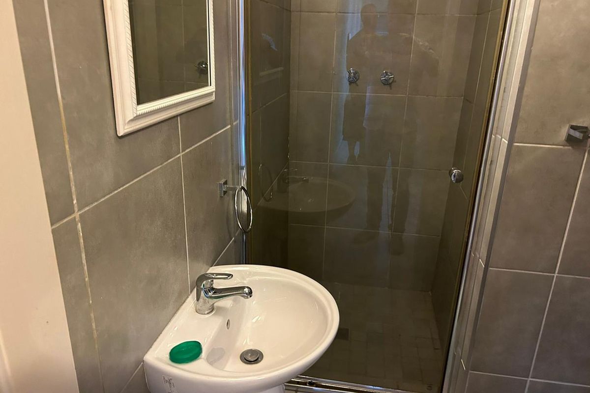 One bedroom flat to rent NOT PET FRIENDLY - Photo 5