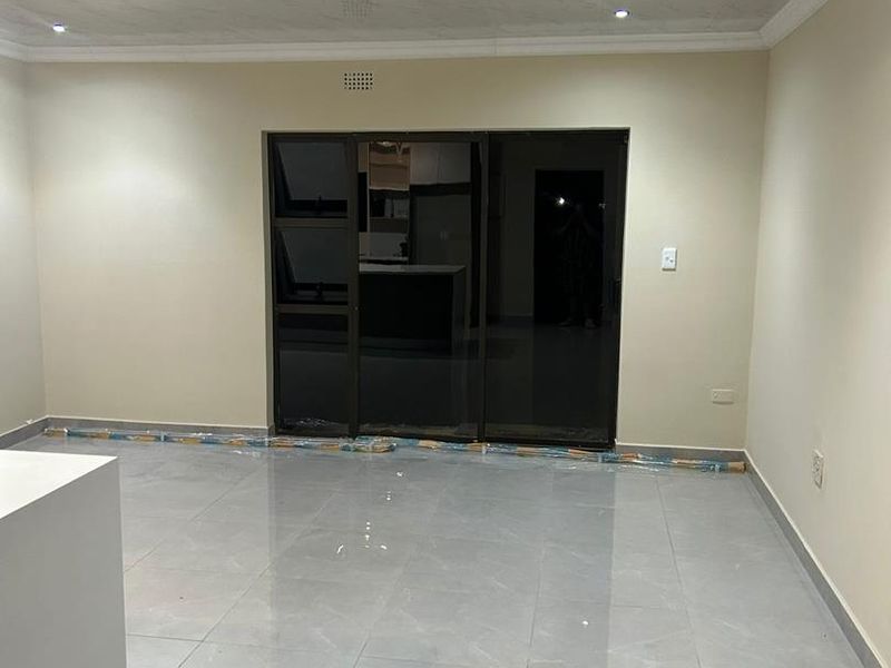 Exquisite Move-In Ready Family Home in Secure Brackendowns - Photo 4