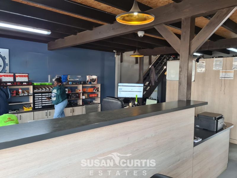 Well-Located Workshop - Photo 2