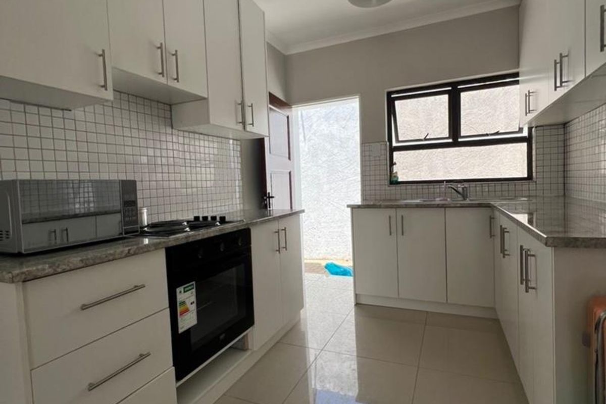 🔥 🏘️ Newly-Built (5 Unit) Complex For Sale – Khomasdal 16 - Photo 2