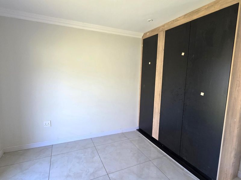 3 Bedroom Family Home To Rent Estate d Afrique  R 22 000pm - Photo 8
