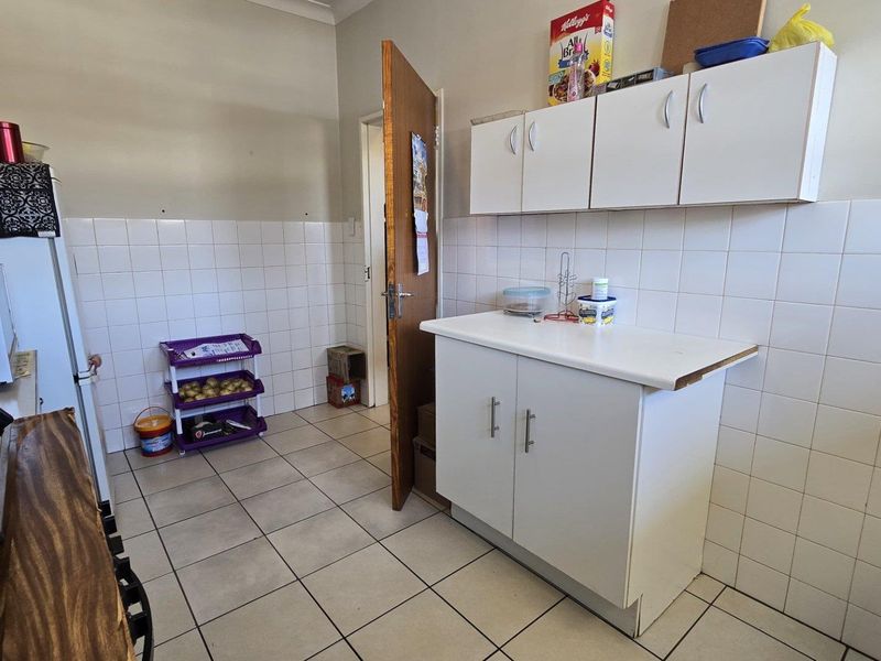 1 Bedroom Apartment / Flat for Sale in South Crest - Photo 9