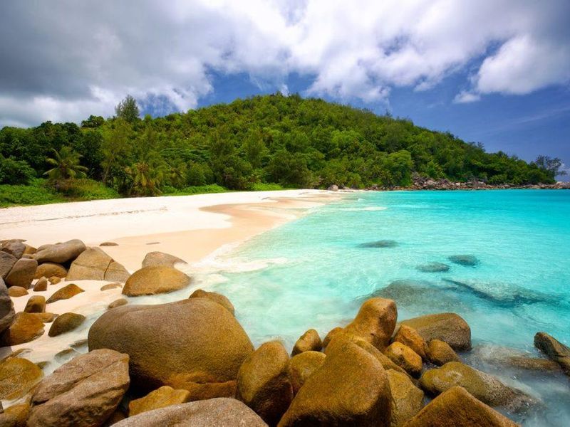 EXCLUSIVE PRIVATE ISLAND SALE - Photo 2