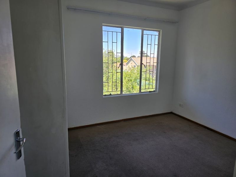 Two bedroom apartment in Parkdene Boksburg - Photo 10