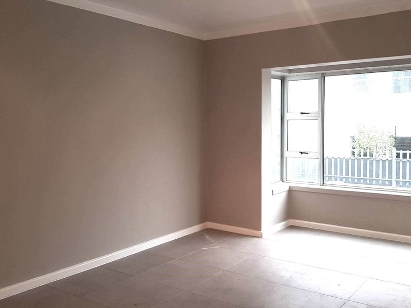 Unfurnished Studio apartment with safe parking - Photo 1