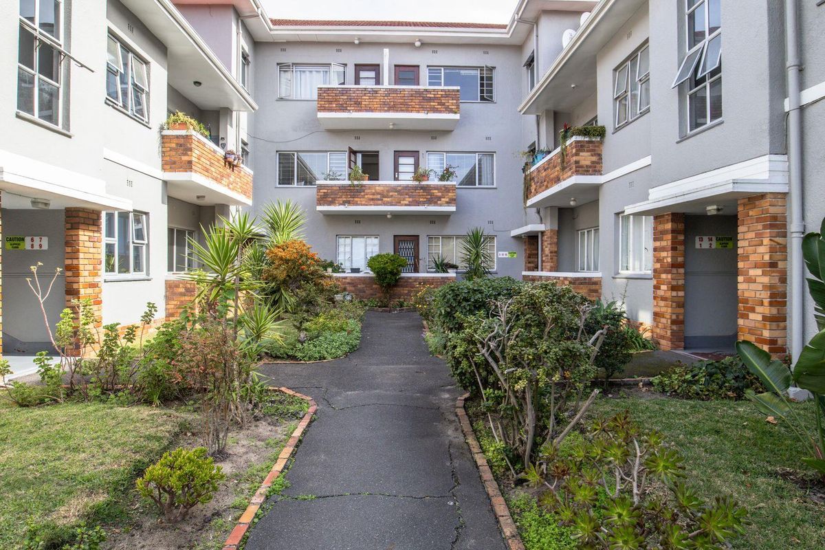 Modern Second-Floor Apartment in Kenilworth – Stylish, Secure & Move-In Ready - Photo 2