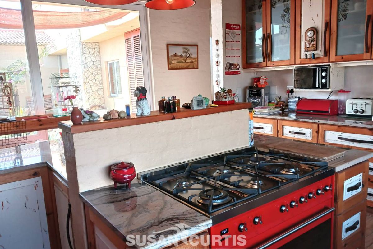 Double Storey Family Home - Photo 5