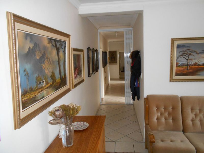 OWN YOUR DREAM WITH THIS LOVELY 4 BEDROOM FAMILY HOME!! - Photo 10