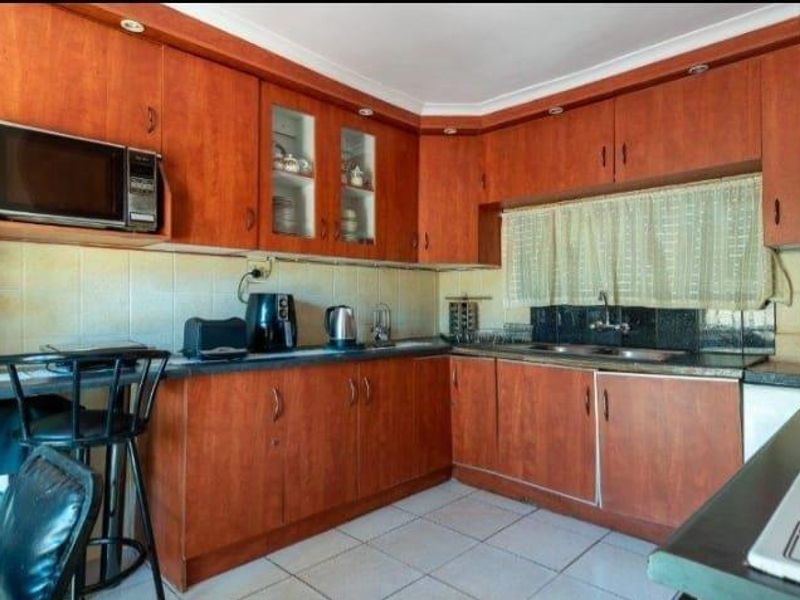 4 Bedroom House for Sale in Winchester Hills Johannesburg South - Photo 10